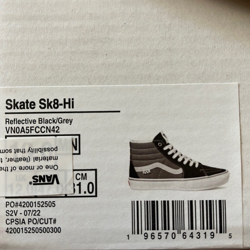 Vans WMNS Skate Sk8-Hi
Reflective Black/Grey
VN0ASFCCN42
Sneakers - Picture 16 of 16